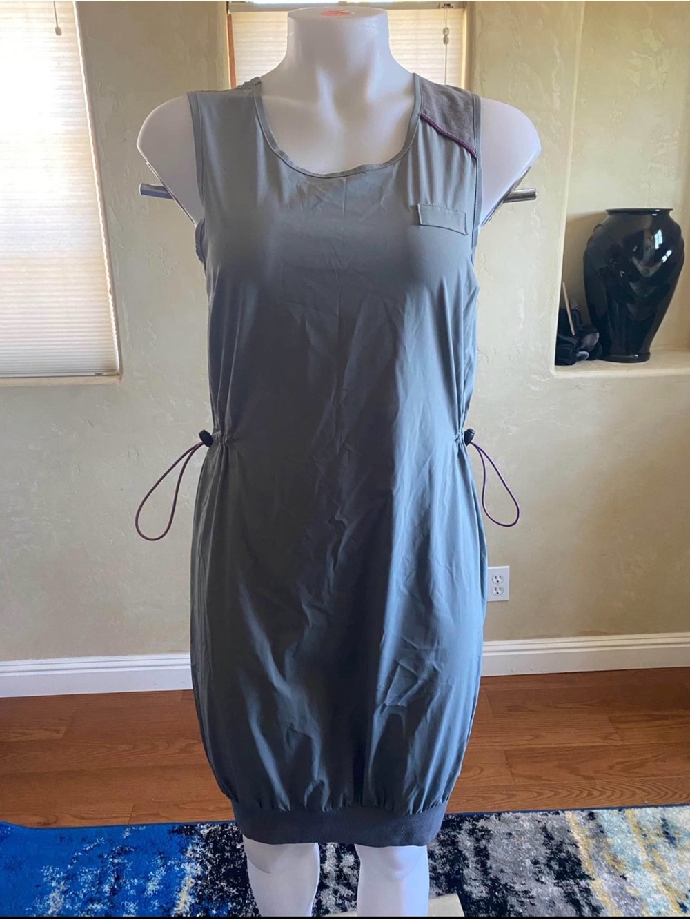 The Uniform Studio grey dress with adjustable straps and pockets and zipper XS